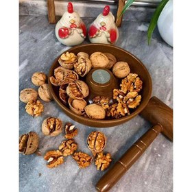 تصویر گردو شکن 