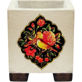 تصویر گلدان بتنی طرح گل و مرغ 