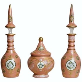 تصویر تنگ نیزه ای طرح قدیمی صورتی و سفید 