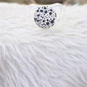 تصویر پستونک تویست شیک سفید مناسب بدو تولد تا شش ماه 