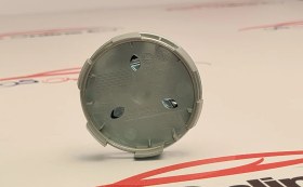 تصویر لوگوي پژو 508 شيروسط رينگ چرخ 