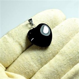 تصویر آویز سنگ قلبی اونیکس 