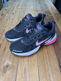 تصویر نایکی v2k مشکی دخترونه 