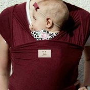 تصویر آغوشی پارچه ای نوزاد فامَر بِیبی رنگ زرشکی (شال آغوشی) 