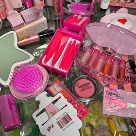 تصویر پک آرایشی فانتزی دخترانه صورتی 