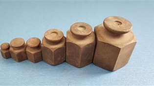 تصویر 6 عدد وزنه برنجی آنتیک و زیبای اروپایی 