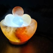 تصویر کاسه سنگ نمک فسقلی کوچیک با 5 عدد گوی قطر ۲ 