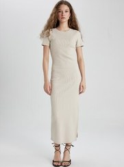 تصویر لباس ماکسی جذب زنانه با یقه گرد و پارچه کشی ریب‌دار Defacto 