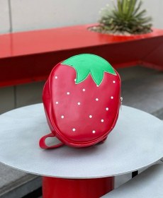 تصویر کوله پشتی توت فرنگی Strawberry backpack