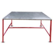 تصویر میز کار فلزی با رویه استیل 