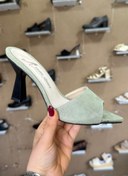 تصویر صندل زنانه مجلسی گیسو مخمل پاشنه باریک مشکی Sandal