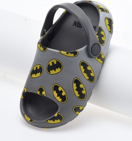 تصویر دمپایی بتمن از برند اوربان هال برای پسران برند warner bros. Comic Kicks by Urban Haul Batman Slides For Boys