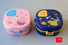 تصویر ظرف غذای یک و نیم طبقه فضانورد همراه با کاسه و قاشق استیل - صورتی 