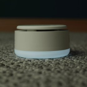 تصویر دستگاه وایت نویز momcozy 