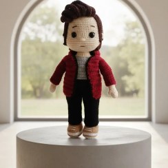 تصویر عروسک بافتنی پسر مارکو 