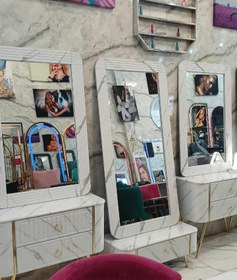 تصویر دکور آرایشگاهی سه تیکه بغل خم دررنگ‌بندی سفید ومشکی طوسی 