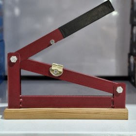 تصویر گردو شکن 