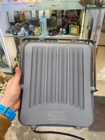 تصویر پروژکتور 200 وات مهتابی پارس تابانا 