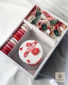 تصویر کیک تولد 2 نفره و باکس گل | کد: ZNB-T1B 