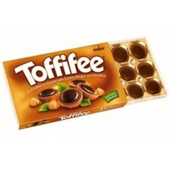 تصویر شکلات اشتورک تافیفی ۱۲۵ گرم TOFFIFEE CARAMEL WITH CREAMY NOUGAT AND CHOCOLATE 125g