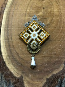 تصویر سنجاق سینه کد 01 