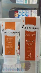 تصویر ضد آفتاب فاقد چربی مینرال درموبای SPF65 رنگی 