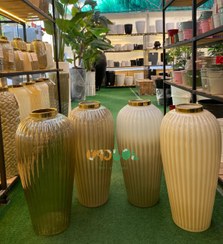 تصویر گلدان شیشه ای کنار سالنی کد ۳۳ 