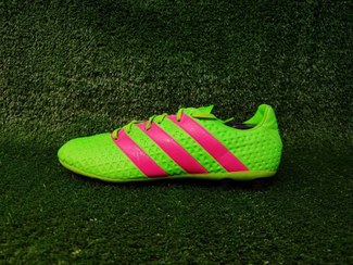 تصویر کتونی کفش استوک دار چمنی اورجینال آدیداس سایز۴۶ Football shoes