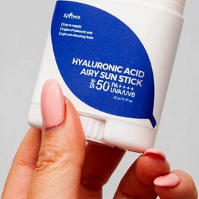 تصویر کرم ضد آفتاب استيکی ايزنتری مدل Isntree Hyaluronic Acid Airy Sun Stick Spf50 Isntree Hyaluronic Acid Airy Sun Stick Spf50 22gr