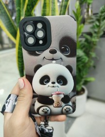 تصویر کاور کبریتی طرح پاندا همراه با بند مناسب برای گوشی آیفون 11pro panda-themed matchstick patterned cover with a panda strap suitable for iPhone 11 Pro.