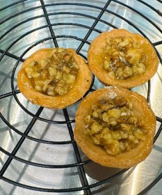 تصویر شیرینی تارت گردویی 