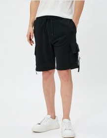 تصویر شلوارک کاغو با جیب و دکمه، طرح راه‌راه برند Koton Cargo Shorts Pockets Button Ribbed