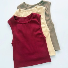 تصویر کراپ تاپ کبریتی زنانه یقه گرد رنگ مشکی 