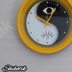 تصویر ساعت دیواری مارال مدل فانتزی زیبا - طرح شائولین 