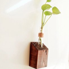 تصویر گلدان چوبی با ظرف شیشه ای مناسب نصب روی دیوار و رومیزی 