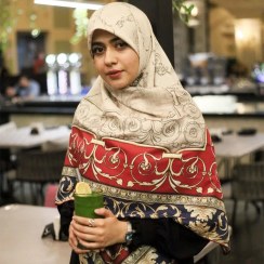 تصویر روسری مجلسی لوکس ابریشمی طرح پری‌ چشم 