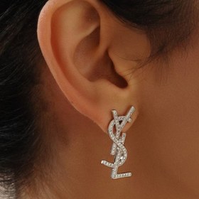 تصویر گوشواره بدلی ایو سن لوران Yves-Saint-Laurent-fake-earrings