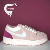 تصویر کتونی جردن 1 لو صورتی 