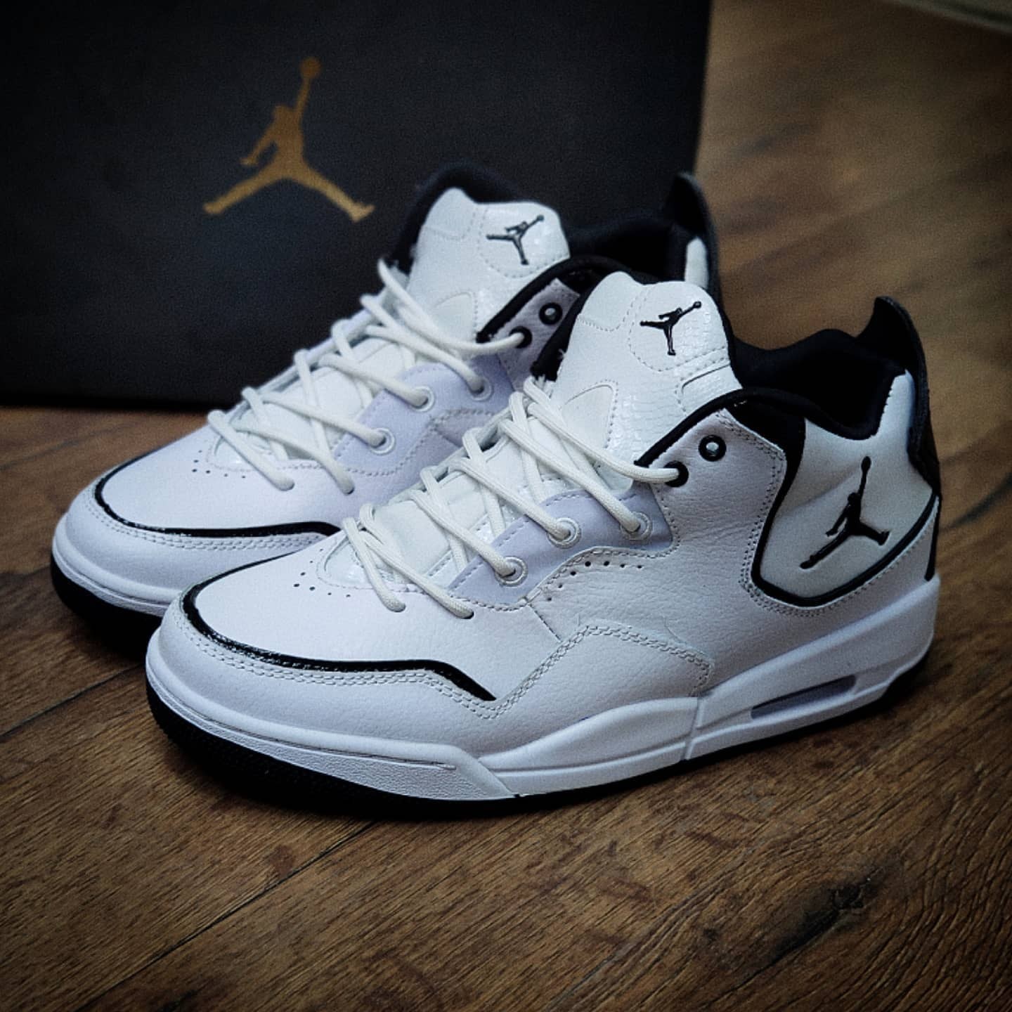 Nike Air Jordan Courtside 23