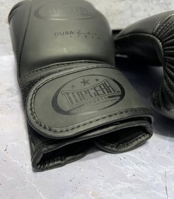 تصویر دستکش بوکس حرفه ای 