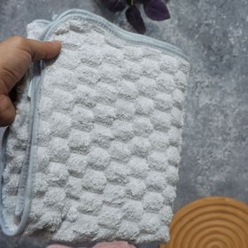 تصویر حوله دستی پولیشی 50*90 آبی 