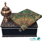 تصویر ست هدیه شکلات خوری الماس تراش سایز24 و رومیزی ترمه 1*1 به همراه جعبه هدیه 