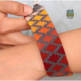 تصویر دستبند گلیمی غروب 