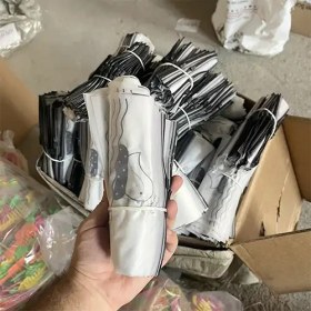 تصویر پوشه زیپ دار گنجشک 