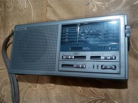 تصویر رادیو قدیمیTOSHIBA Radio PR-800 