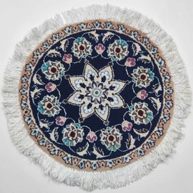 تصویر فرش دستبافت گرد نایین Round handwoven carpet