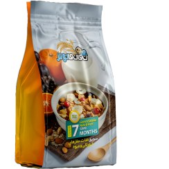 تصویر سویق غلات، مغزهای خوراکی و میوه نی‌نی‌نوش 