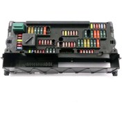 تصویر جعبه فیوز داخل کابین بی ام و 528 اتاق f10 