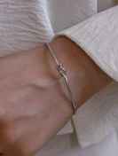 تصویر بنگل گره ظریف نقره ای 