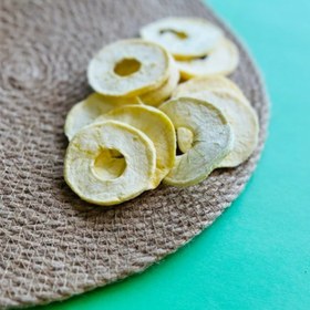 تصویر سیب بدون پوست سفید - ۲۵۰ 